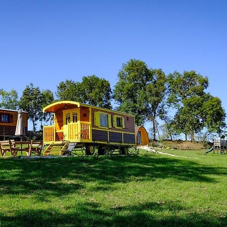 Les Roulottes De La Ferme Des Chanaux Saint-Julien-d'Ance Екстер'єр фото